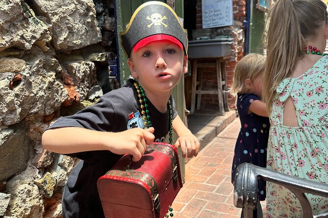 Children's Treasure Hunt Walking Tour - Ten Historic Sites, Ten Chances to Solve a Clue