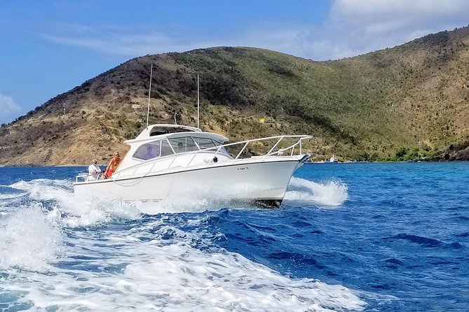 Circle the Island of St. John | Lunch stop at Lime Out (Taco Boat) - First snorkel: calm water and island scenery