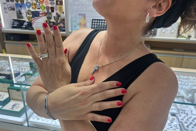 Drinks & Diamonds Shopping Experience in St. Thomas - A Relaxed Alternative to Fast Port Shopping