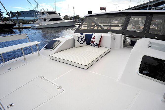 Private Luxury Power Catamaran. Enjoy USVI Aboard MV Hydra - Brewers Bay for a peaceful final swim
