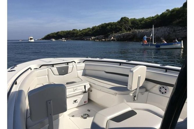 Private New Powerboat to St John & LimeOut. Full Day USVI - Captains who adapt to the group