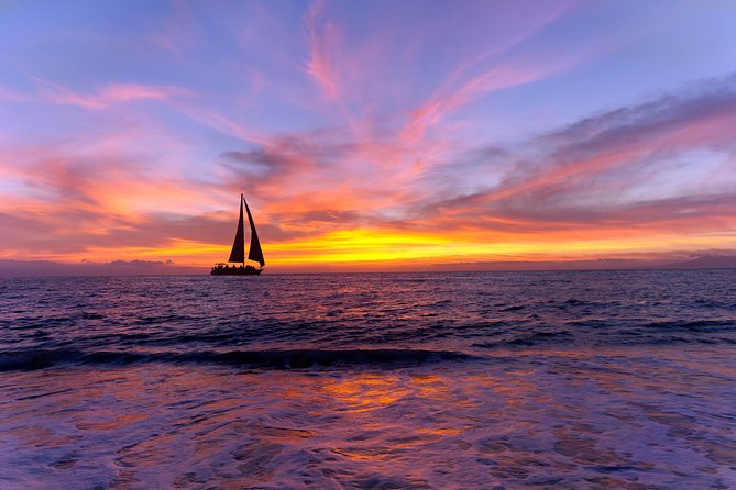 Private Sunset Sail, Open Bar, 12 Guests, Amazing Island Views - Key points to know before you book
